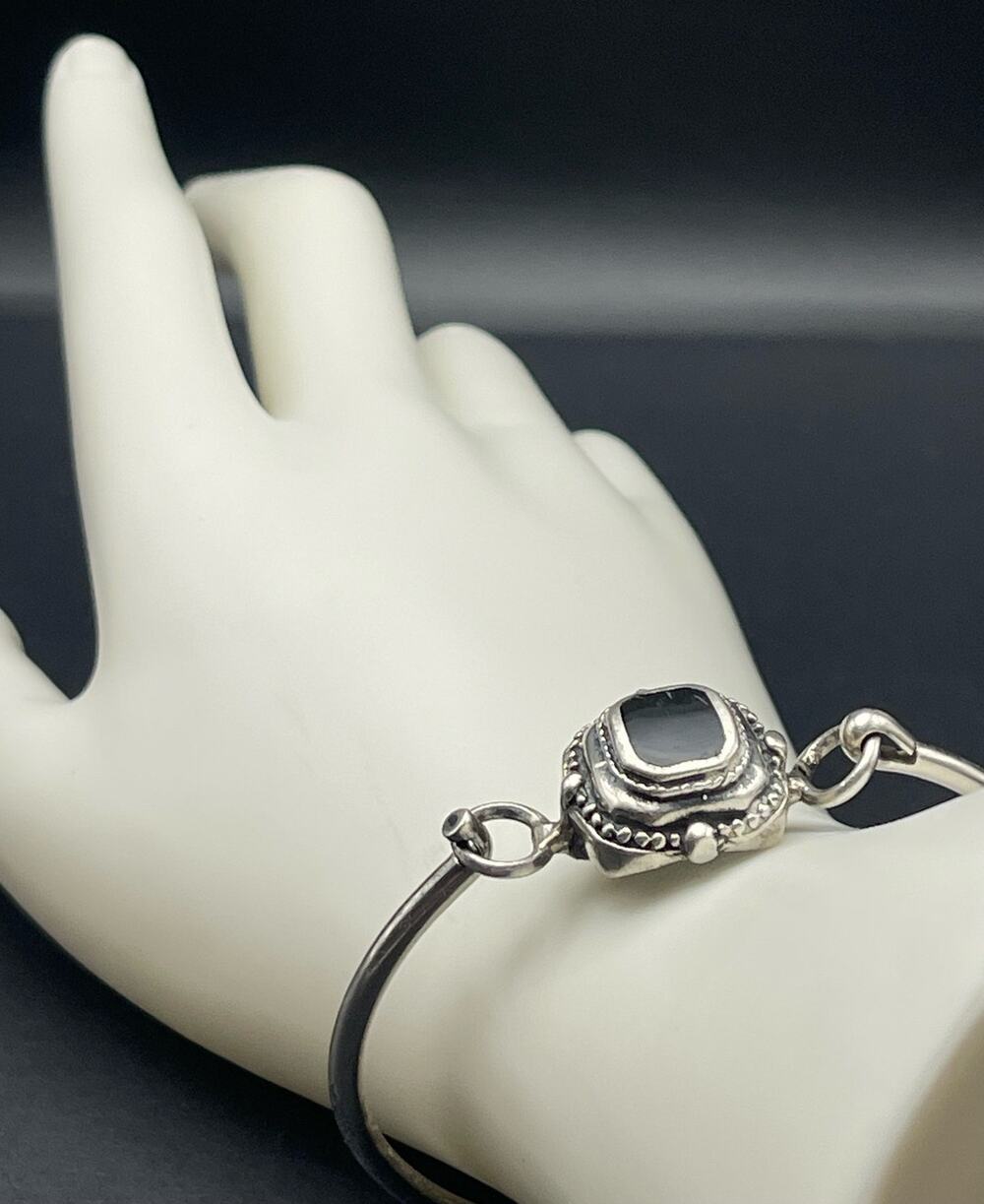 Sterling Silver 925 Tension Hook Bangle Bracelet Square Black Accent 16.9 grams